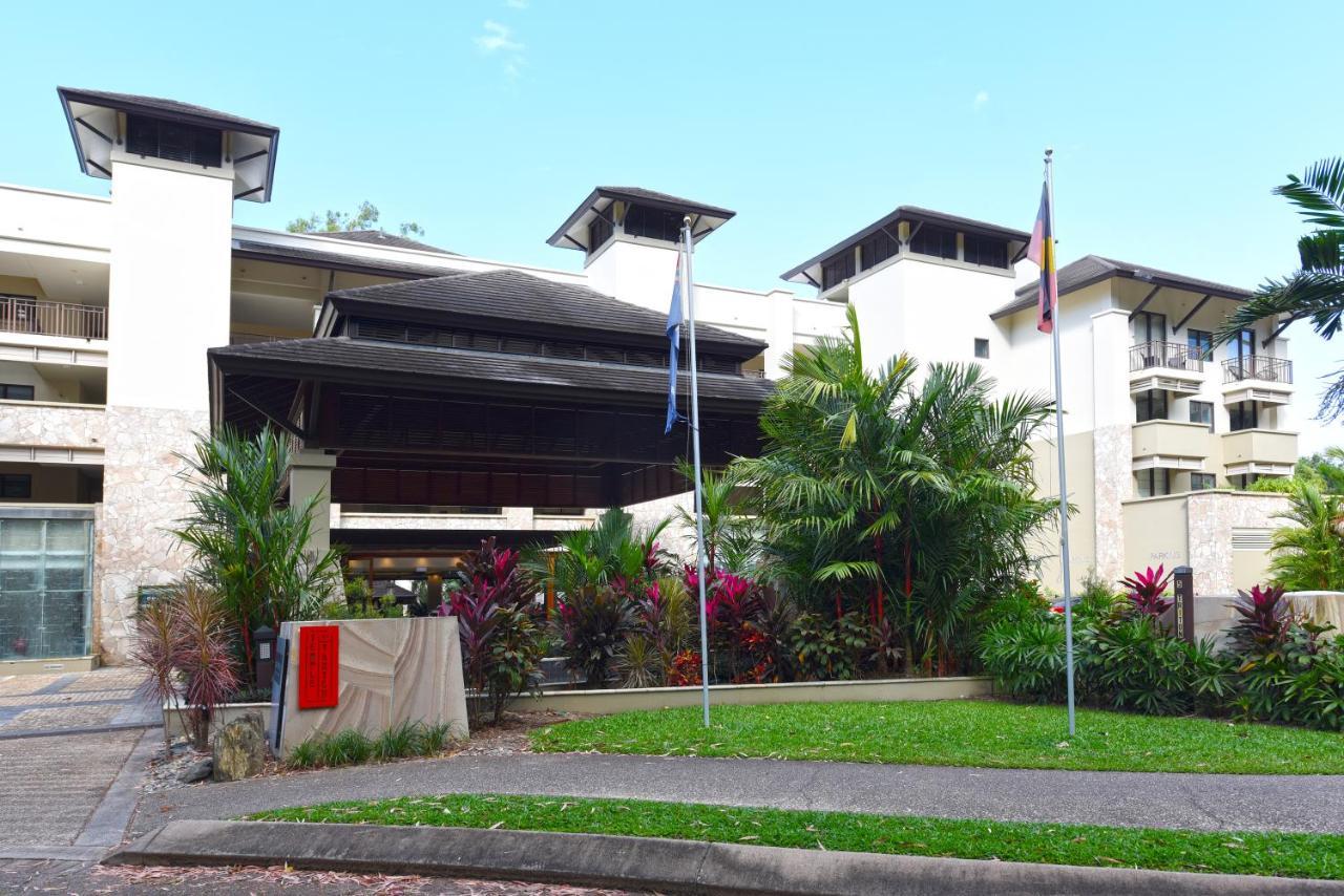 Private Apartments In The Temple Beachfront Resort Palm Cove Eksteriør bilde