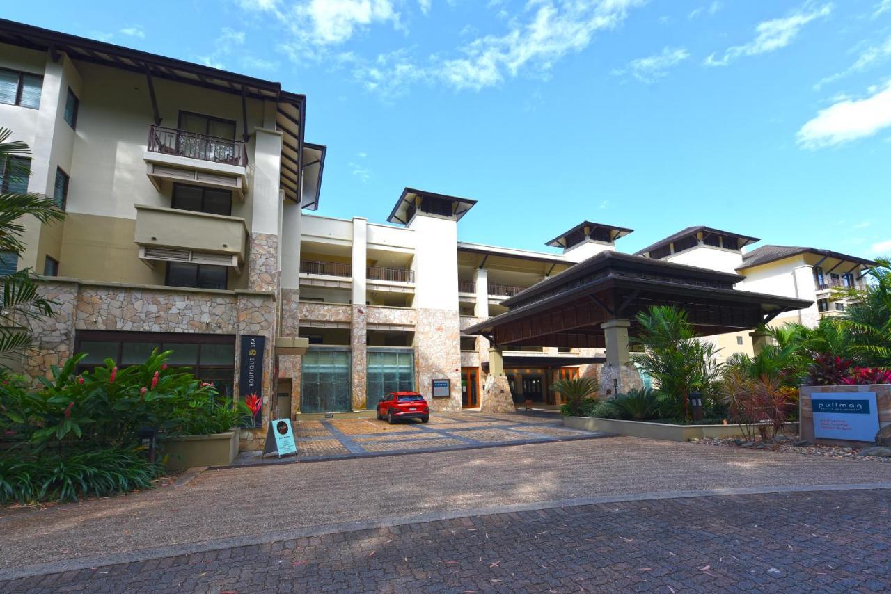 Private Apartments In The Temple Beachfront Resort Palm Cove Eksteriør bilde