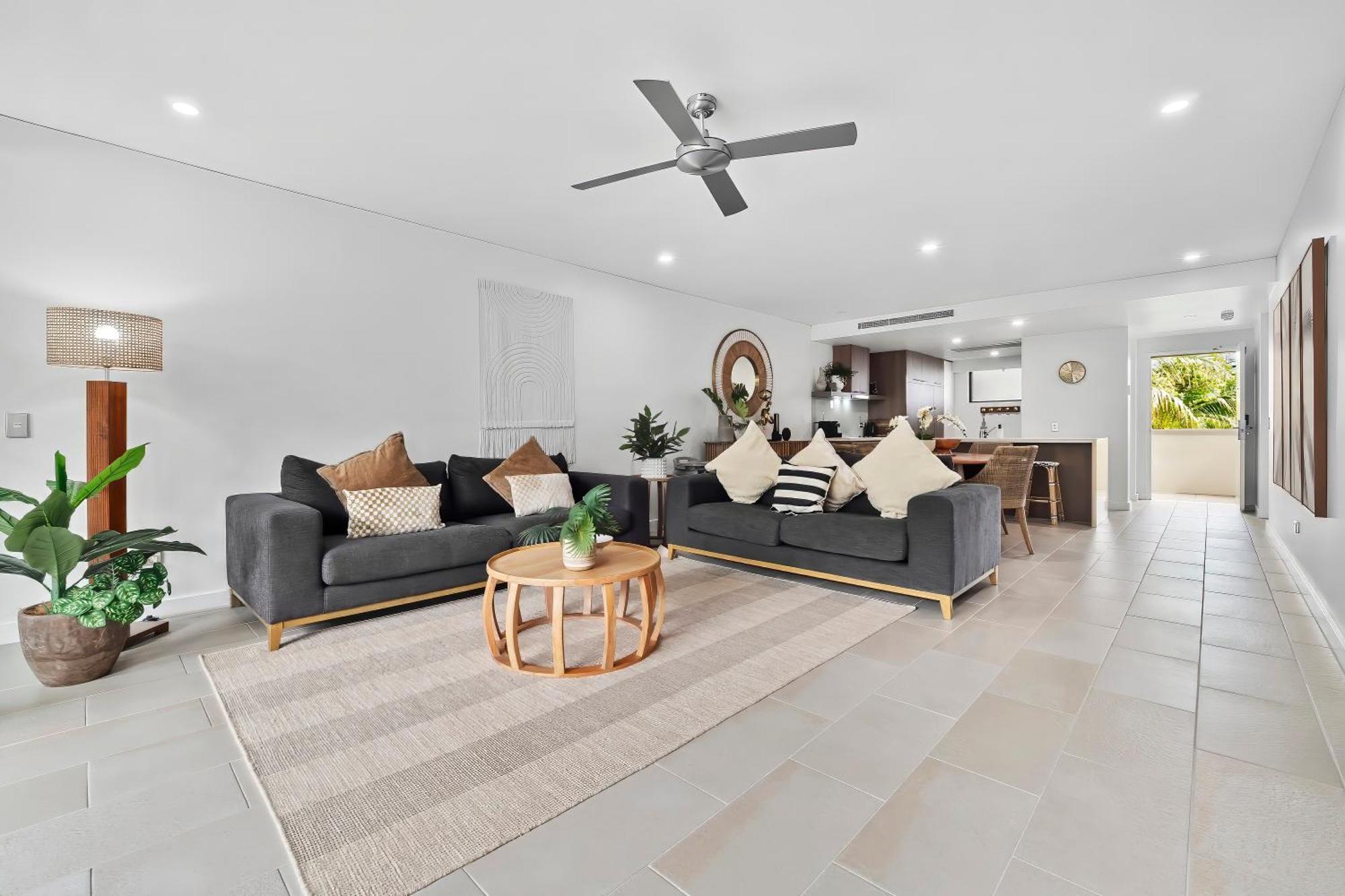 Private Apartments In The Temple Beachfront Resort Palm Cove Rom bilde
