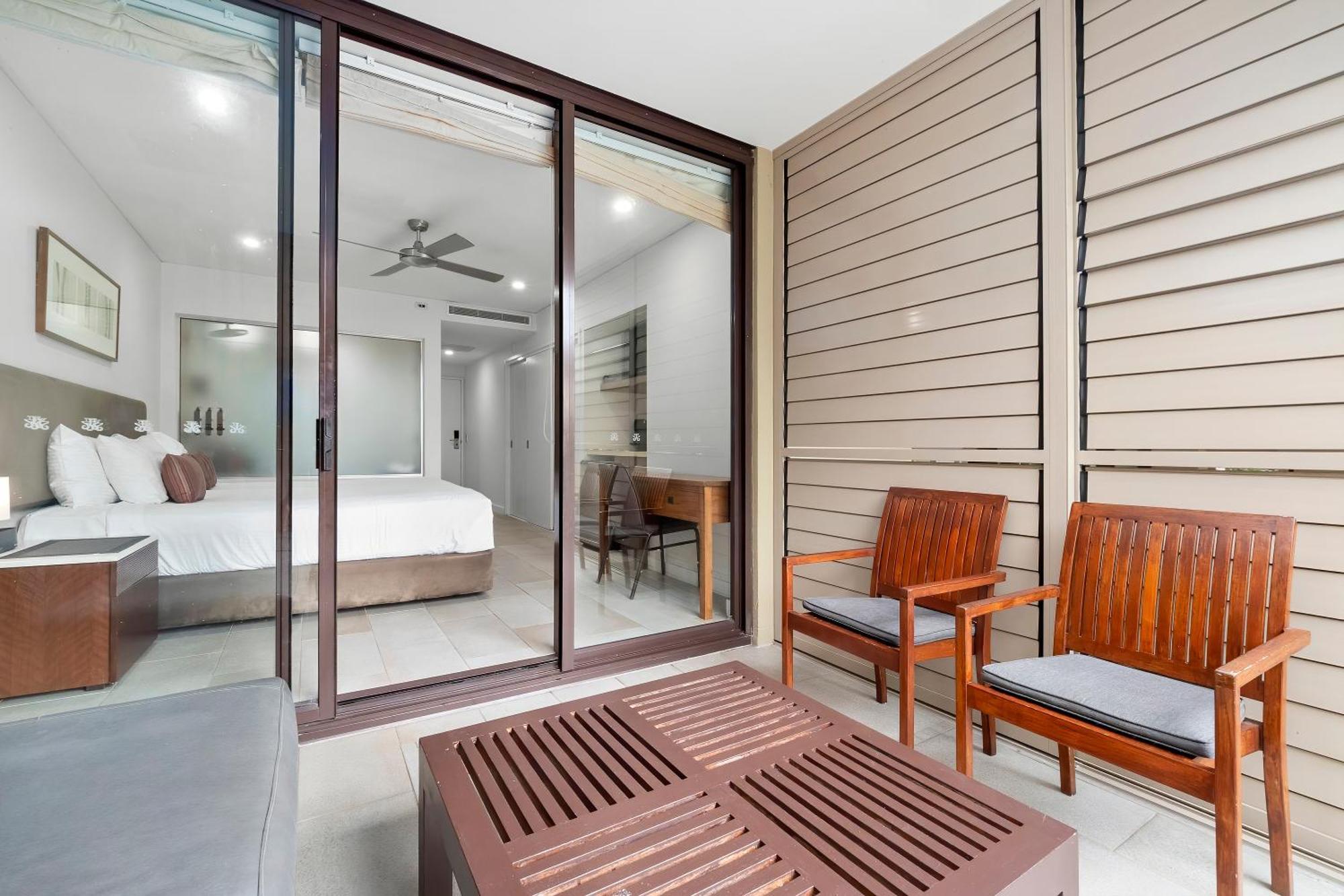Private Apartments In The Temple Beachfront Resort Palm Cove Rom bilde
