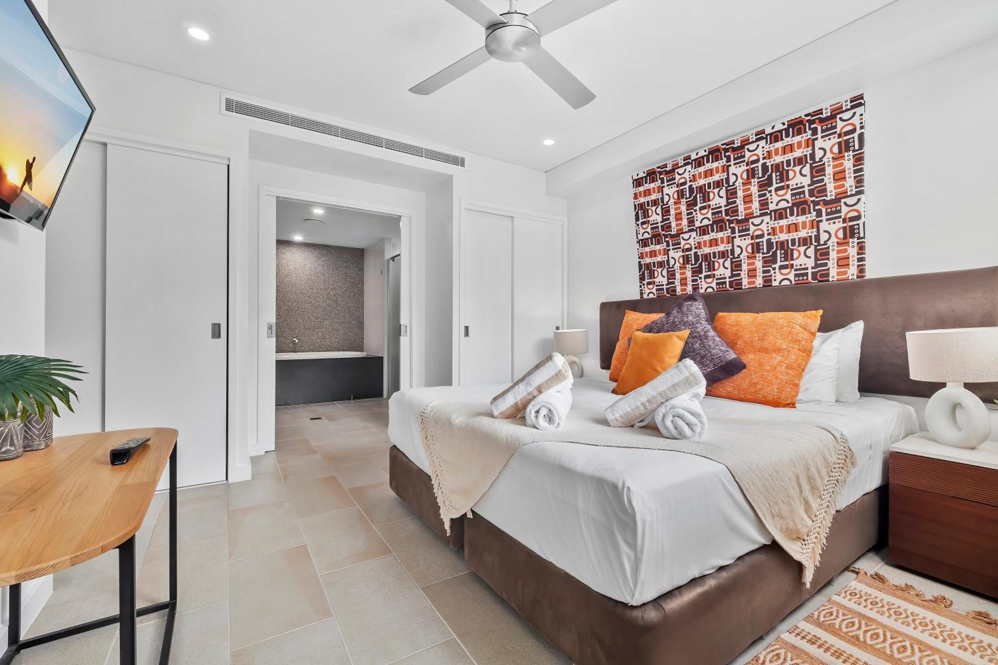 Private Apartments In The Temple Beachfront Resort Palm Cove Rom bilde