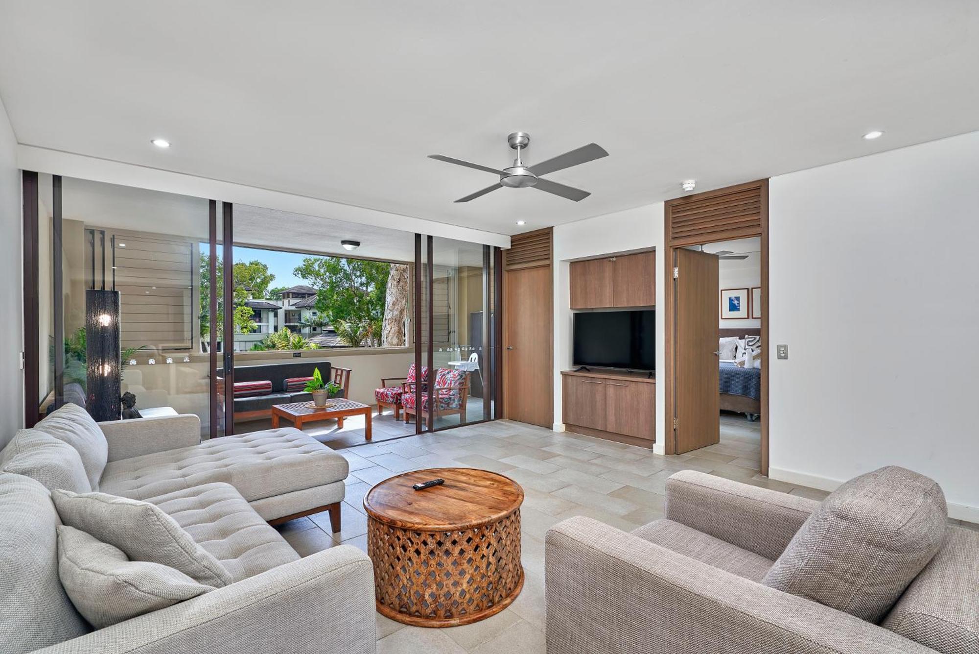 Private Apartments In The Temple Beachfront Resort Palm Cove Rom bilde