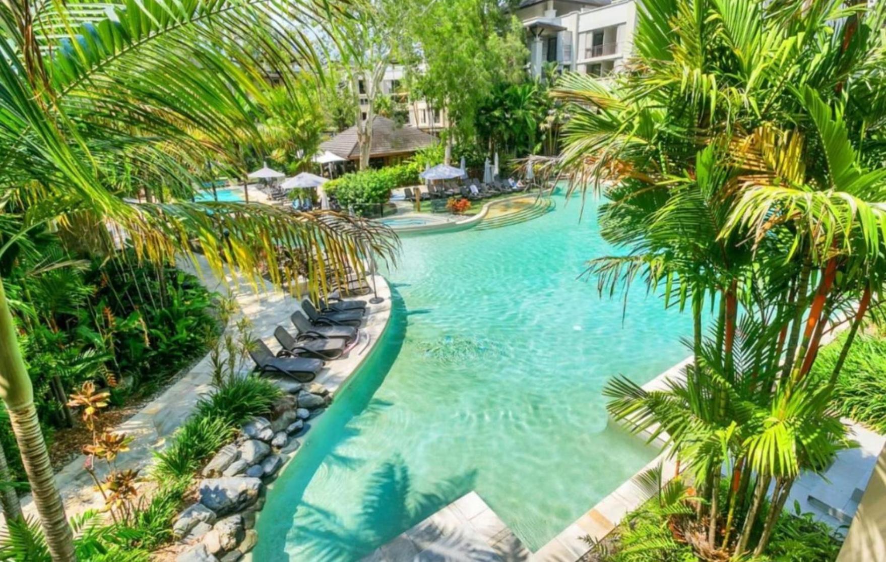 Private Apartments In The Temple Beachfront Resort Palm Cove Rom bilde