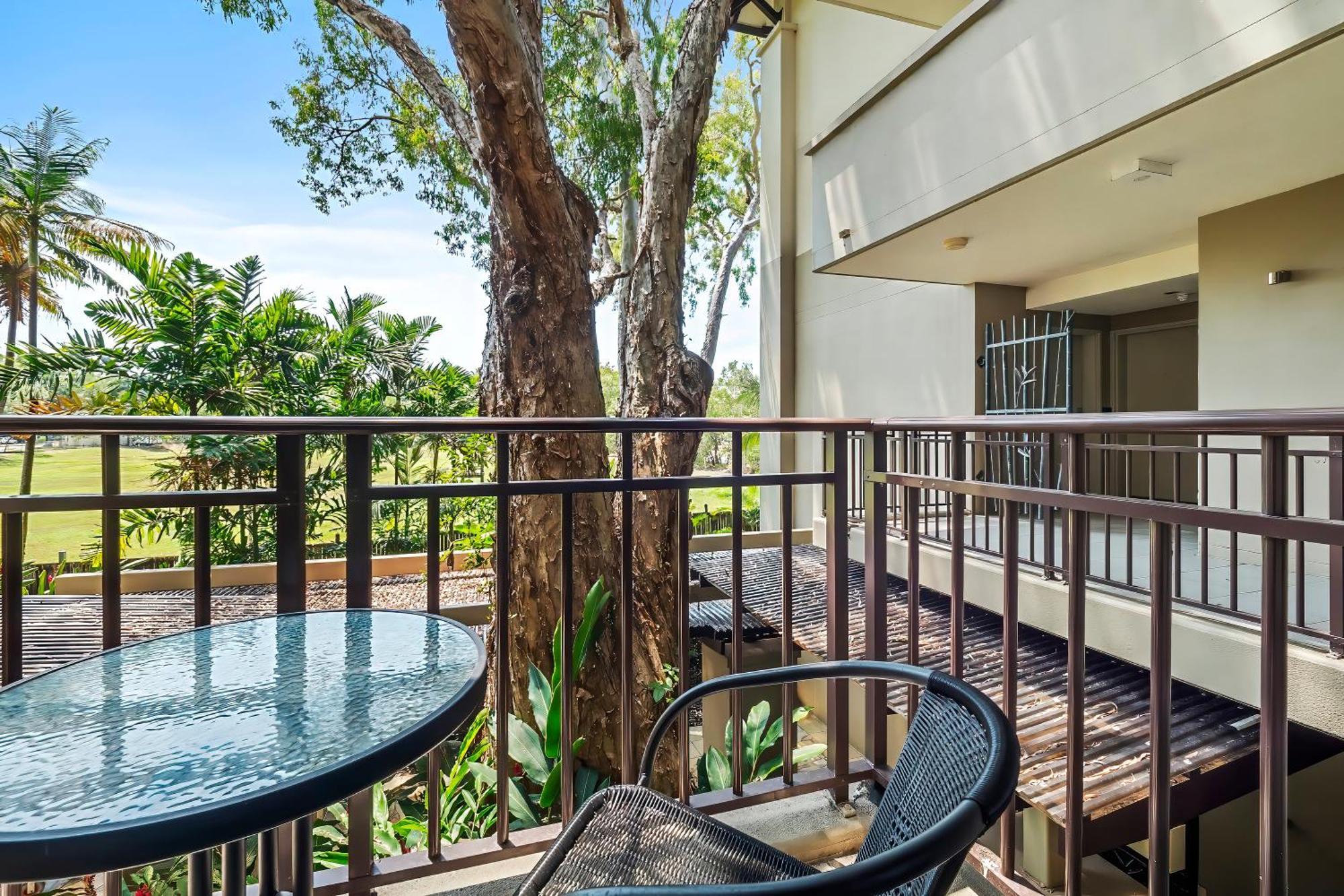 Private Apartments In The Temple Beachfront Resort Palm Cove Rom bilde