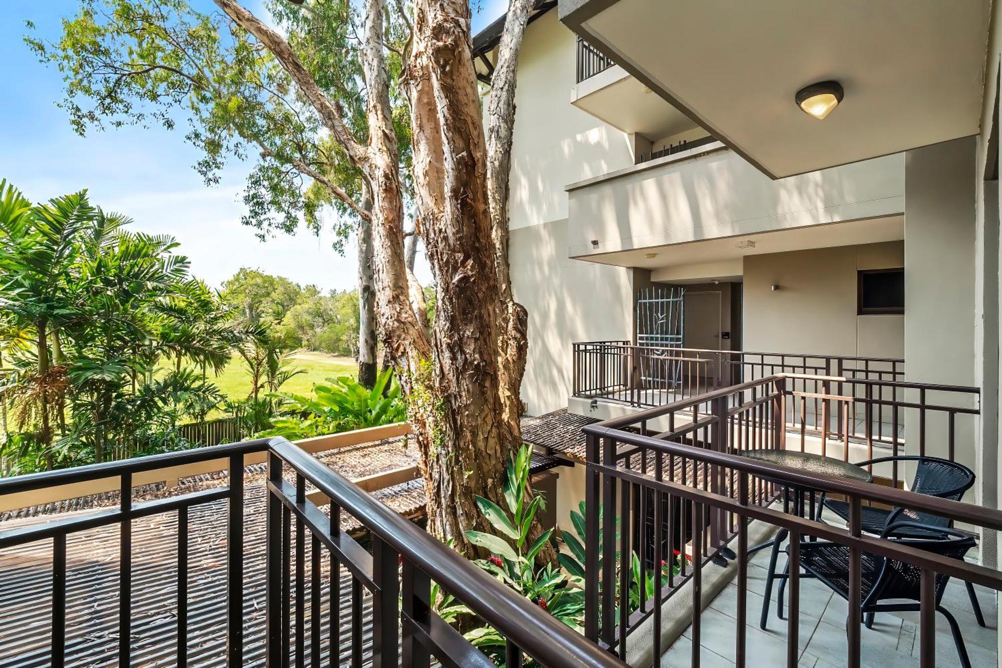 Private Apartments In The Temple Beachfront Resort Palm Cove Rom bilde