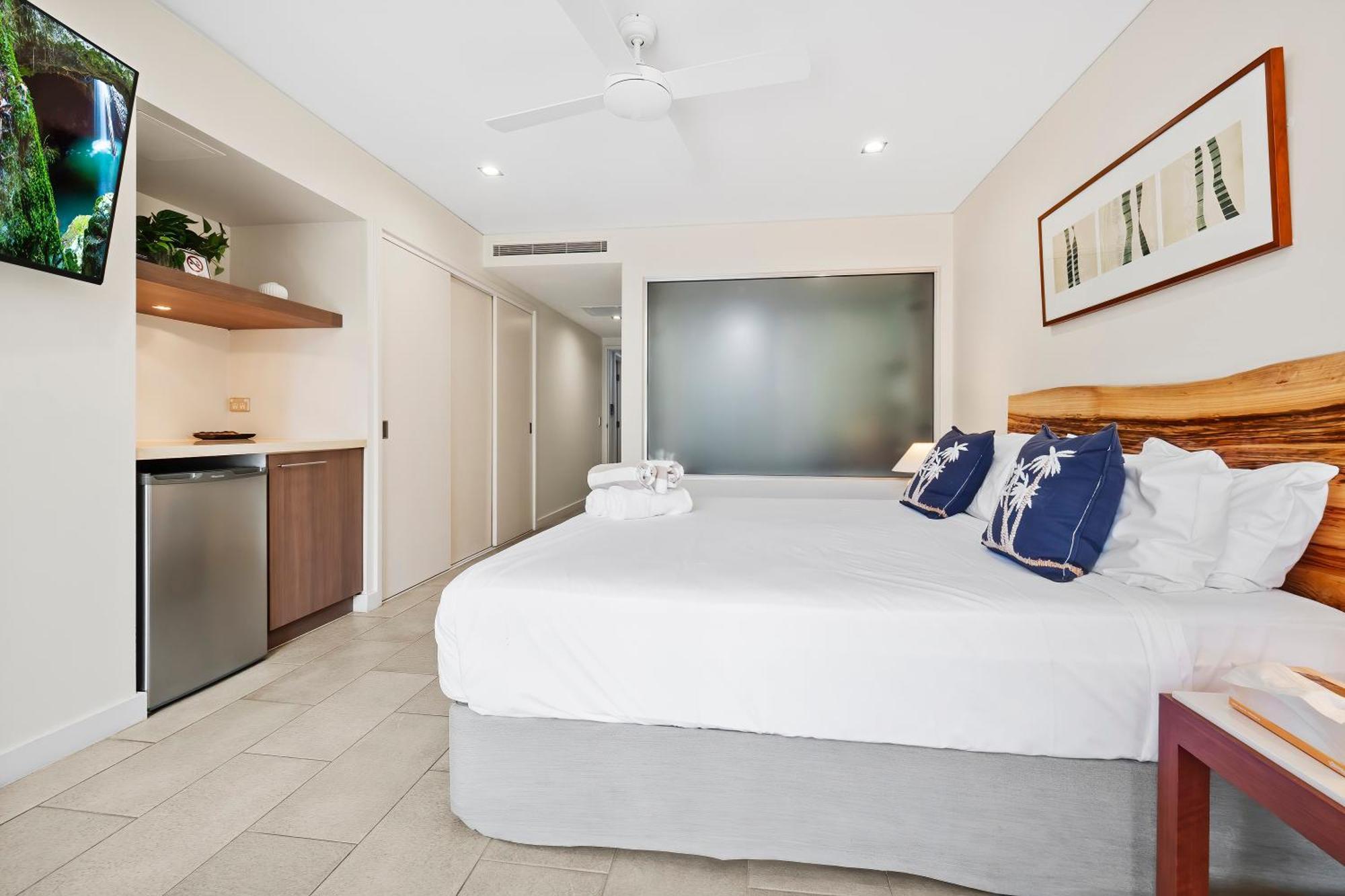 Private Apartments In The Temple Beachfront Resort Palm Cove Rom bilde
