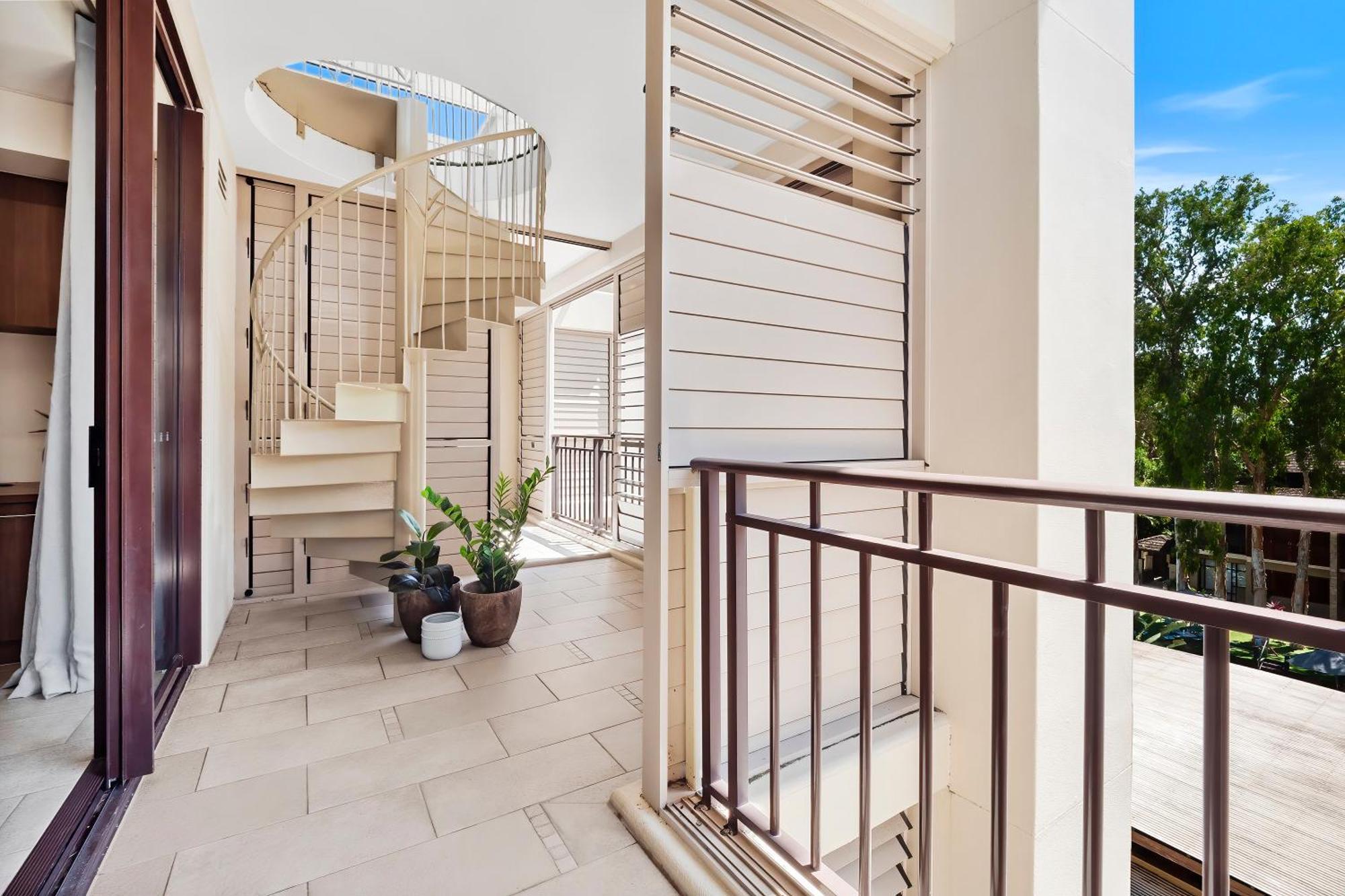Private Apartments In The Temple Beachfront Resort Palm Cove Rom bilde