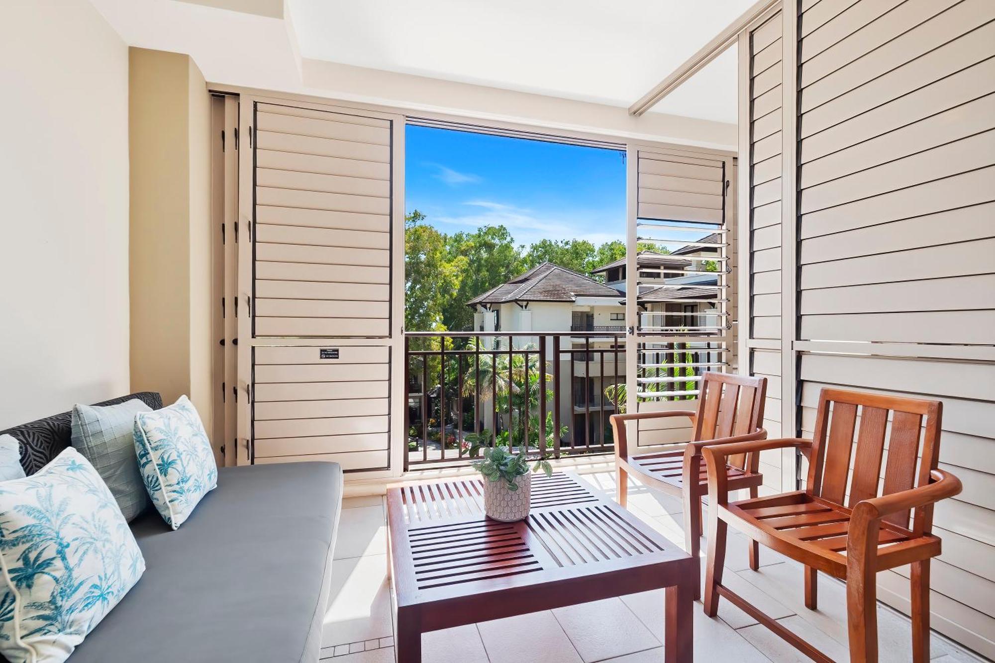Private Apartments In The Temple Beachfront Resort Palm Cove Rom bilde