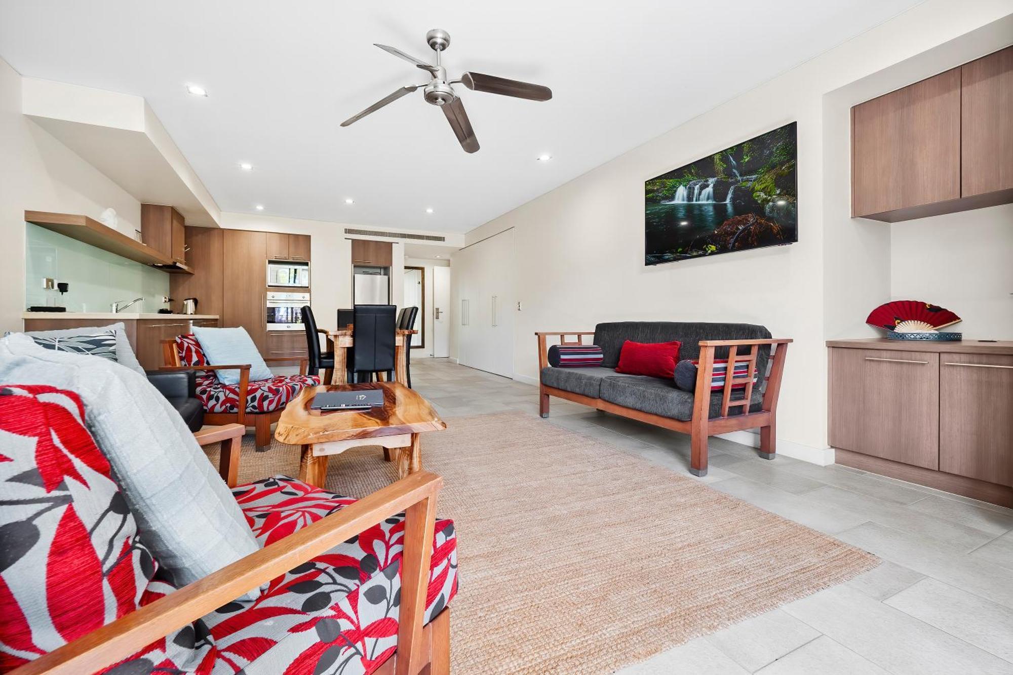 Private Apartments In The Temple Beachfront Resort Palm Cove Rom bilde