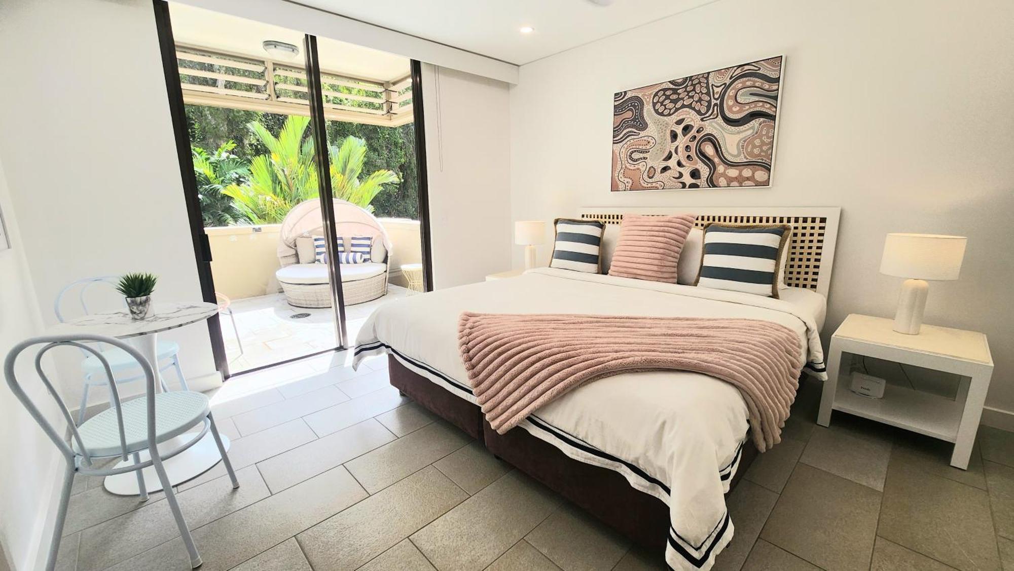 Private Apartments In The Temple Beachfront Resort Palm Cove Rom bilde